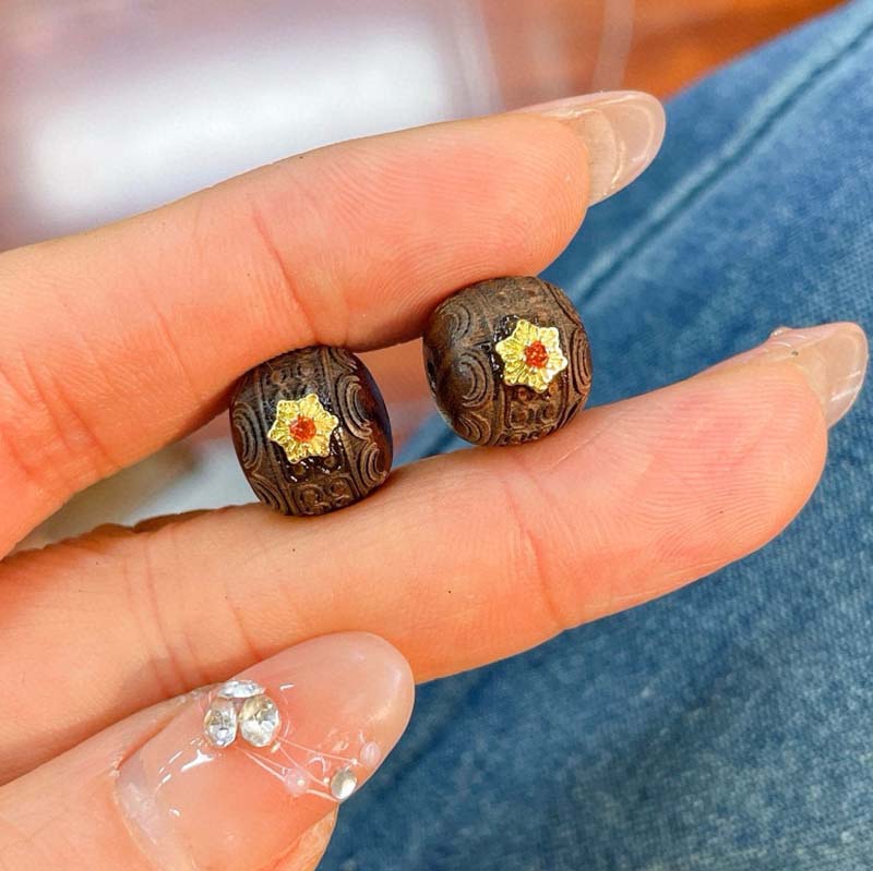 Fiasrel Silver-gilded agarwood patterned beads