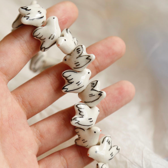 Fiasrel Hand-painted pigeon ceramic beads