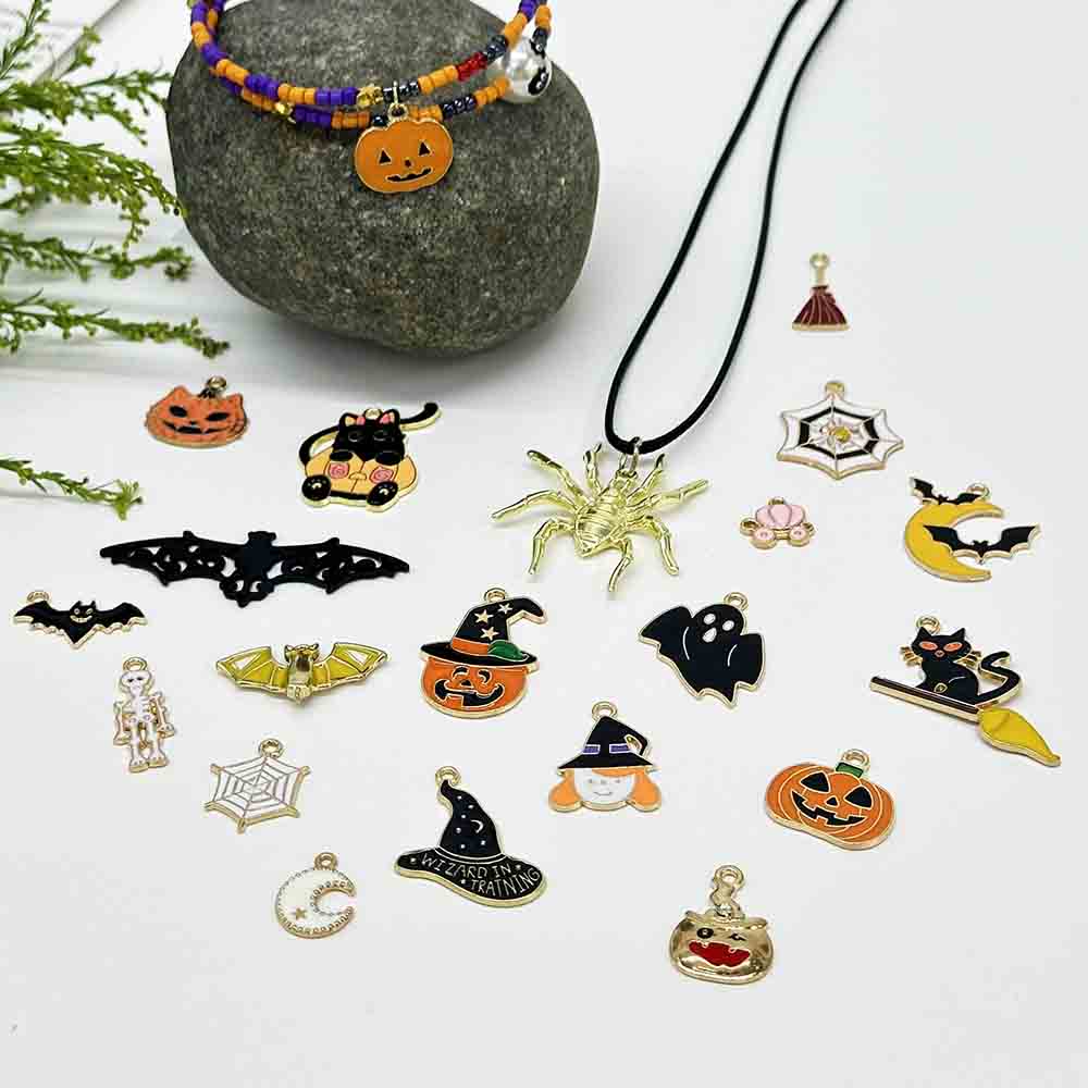 Fiasrel 10/20/30/40/100pcs Random Mix Halloween Charm Pendant Set - Ghost Wizard Pumpkin Bat Spider Pendants for DIY Jewelry Necklace Bracelet Making Jewelry DIY Supplies