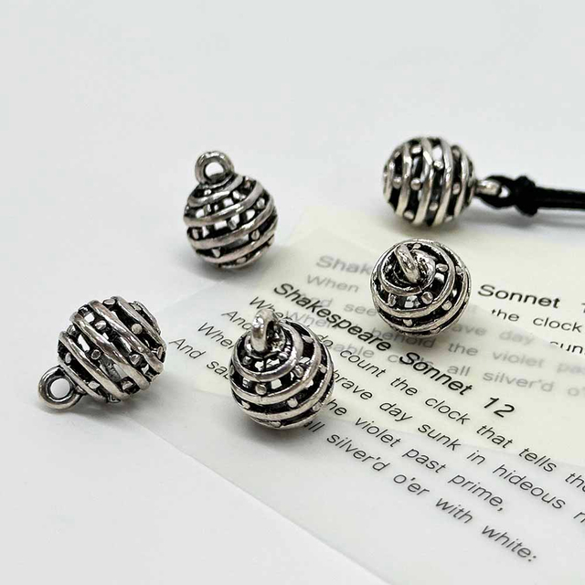 Fiasrel 20pcs 10mm Vintage Silver Plated Round Hollow Big Holes Spacer Beads for Handmade Bracelet Dangle Necklace Jewelry Making Supplies