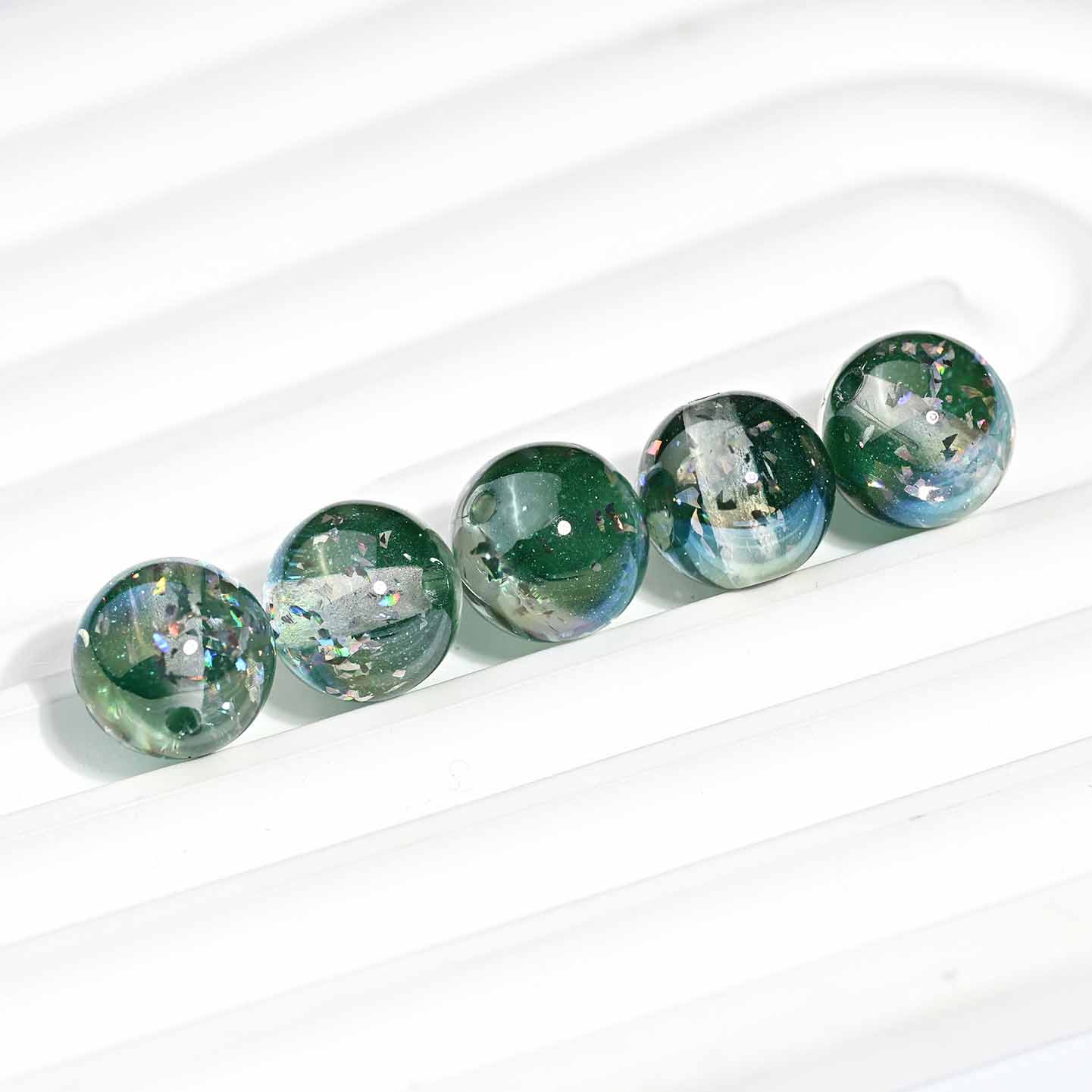 fiasrel 1bundle Dual-Tone Laser-Drilled Round Resin Beads for DIY Phone Charm Crafting