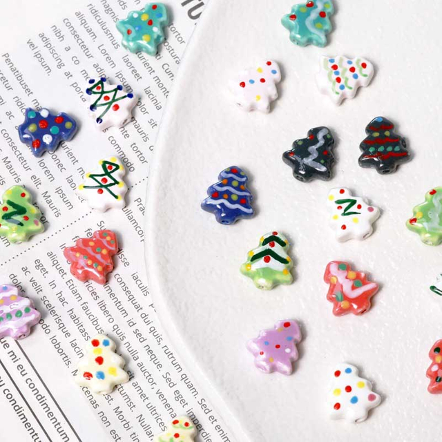 Fiasrel Hand-painted ceramic beads for cartoon Christmas trees