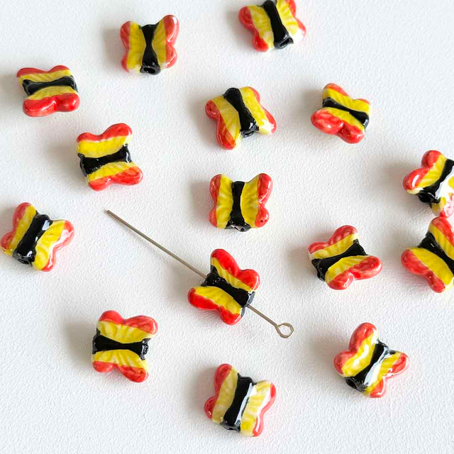 Fiasrel Cute butterfly-painted ceramic beads