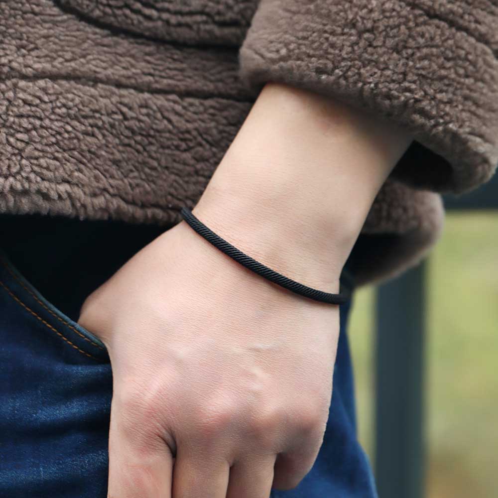 Fiasrel Lucky Red String magnet bracelet