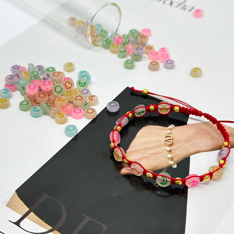 Fiasrel 100/500pcs Mixed Color Glow-in-the-Dark Luminous Stars Moons Hearts Petals Pattern Loose Spacer Acrylic Beads for Jewelry Making DIY Fashion Earrings Necklace Bracelet Handmade Craft Suppies