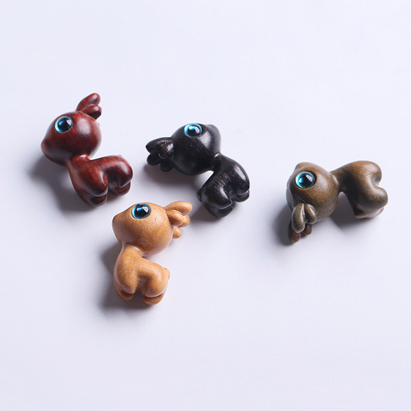 Fiasrel Green sandalwood Little Cute deer pendant
