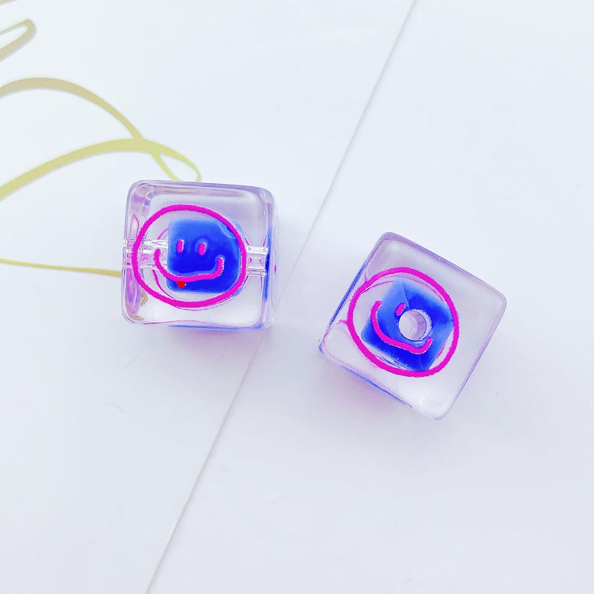 Fiasrel 16mm Transparent square smiley face beads