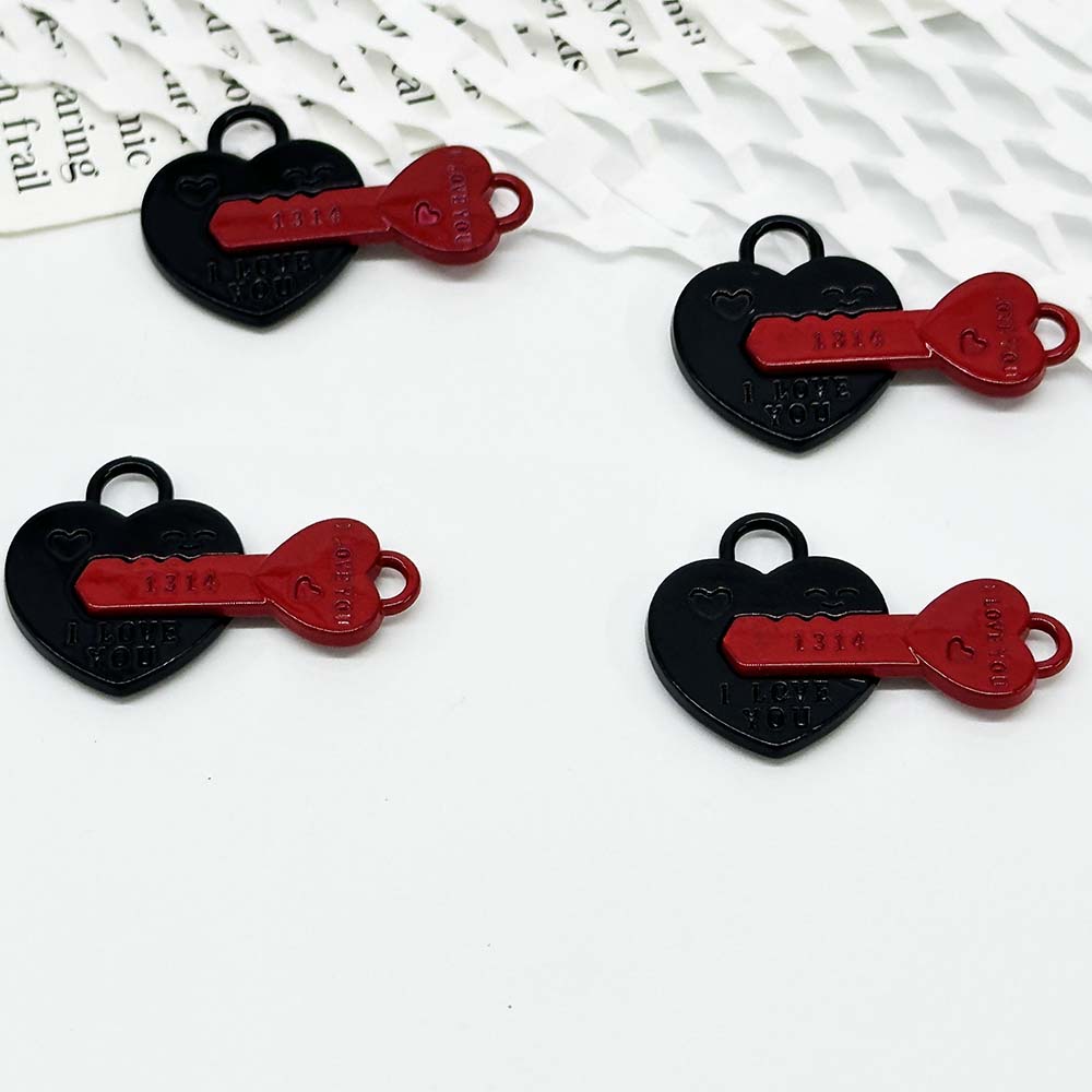 Fiasrel 5pcs Alloy Valentine Day Trendy Fashion Heart Key Magnetic Charms Pendants Beads