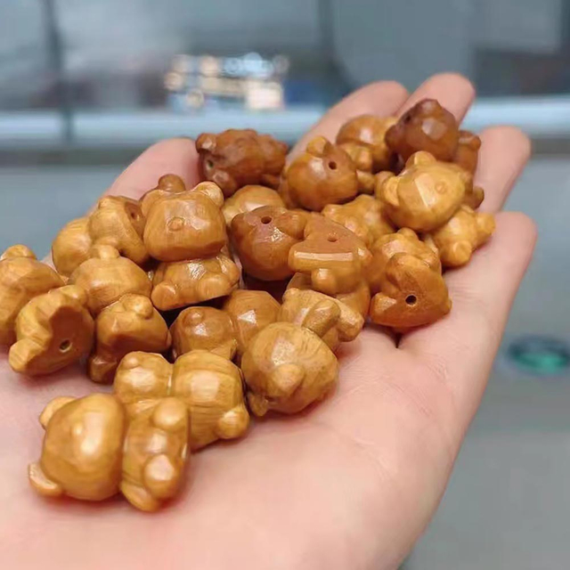 Fiasrel Sandalwood carved bear accessories