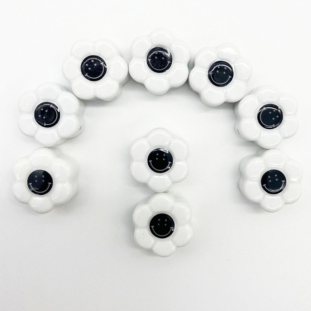 Fiasrel 18mm Ceramic daisies and sunflower beads