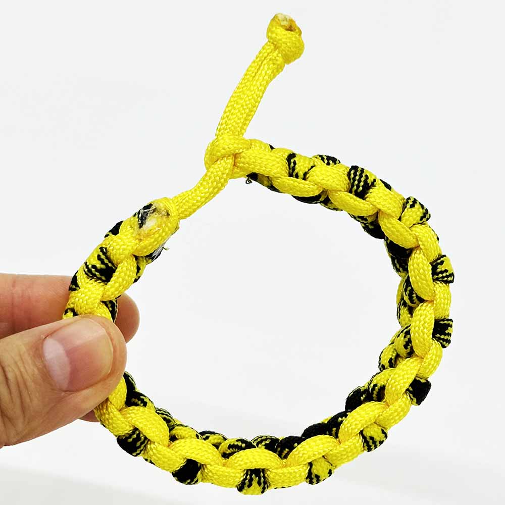 Fiasrel Multifunctional Outdoor Emergency Survival Paracord Bracelet Adjustable Length Paracord Bracelet