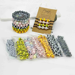 Fiasrel 50pcs Mixed Sport Series Softball Basketball Baseball Football Acrylic Beads Fashion Mixed Sports Ball Acrylic Beads for Bracelet Necklace Keychain Bag Charms Jewelry Making Craft Supplies