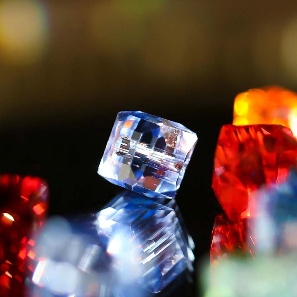 Fiasrel 8mm Multi-Facet High-Transparency Crystal Cubic Beads, Iridescent Glass Sugar Cube Loose Beads for DIY Handmade Jewelry Making Accessories