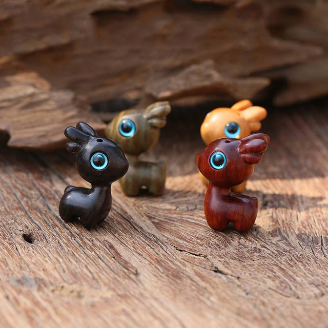 Fiasrel Green sandalwood Little Cute deer pendant