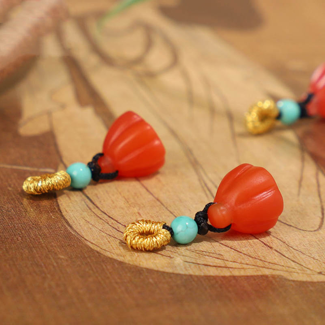 Fiasrel Nan Hong lotus pod Drop Pendant