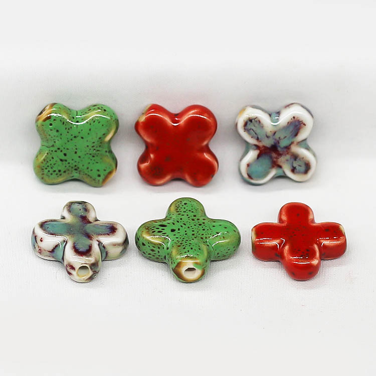 Fiasrel Colored flat square ceramic beads
