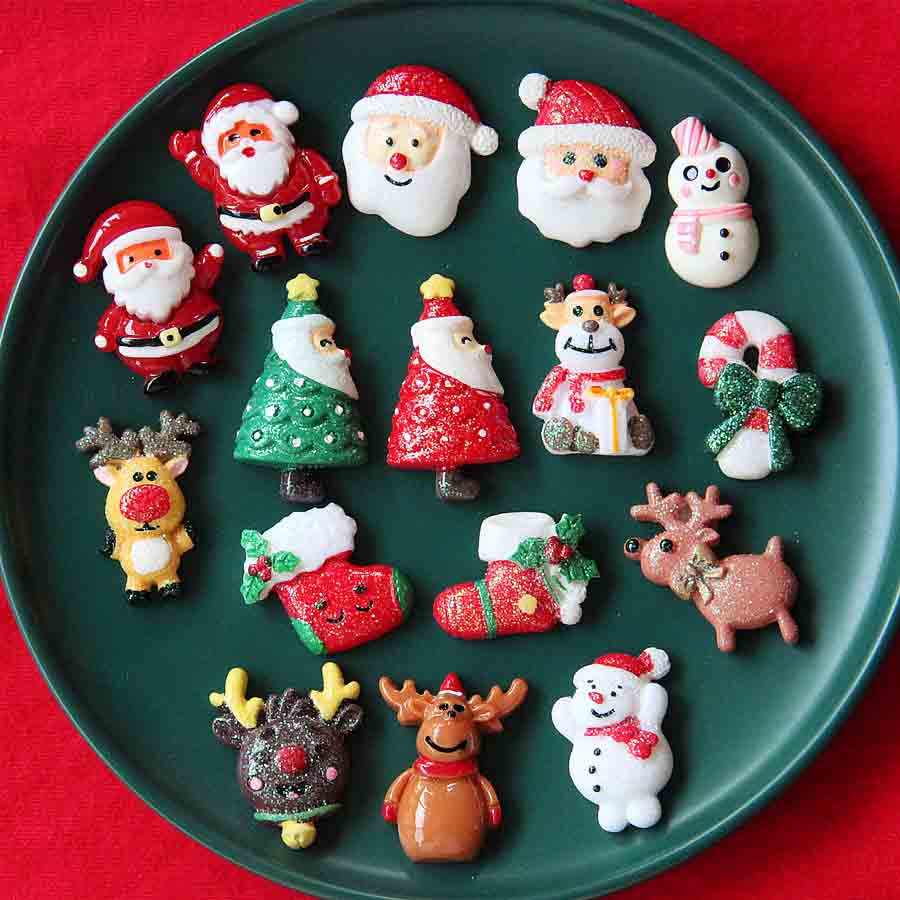 Fiasrel 16pcs/set Christmas Resin Molds Keychains Phone Case Mini Bracelet Refrigerator Sticker Resin Pendant Resin Charms