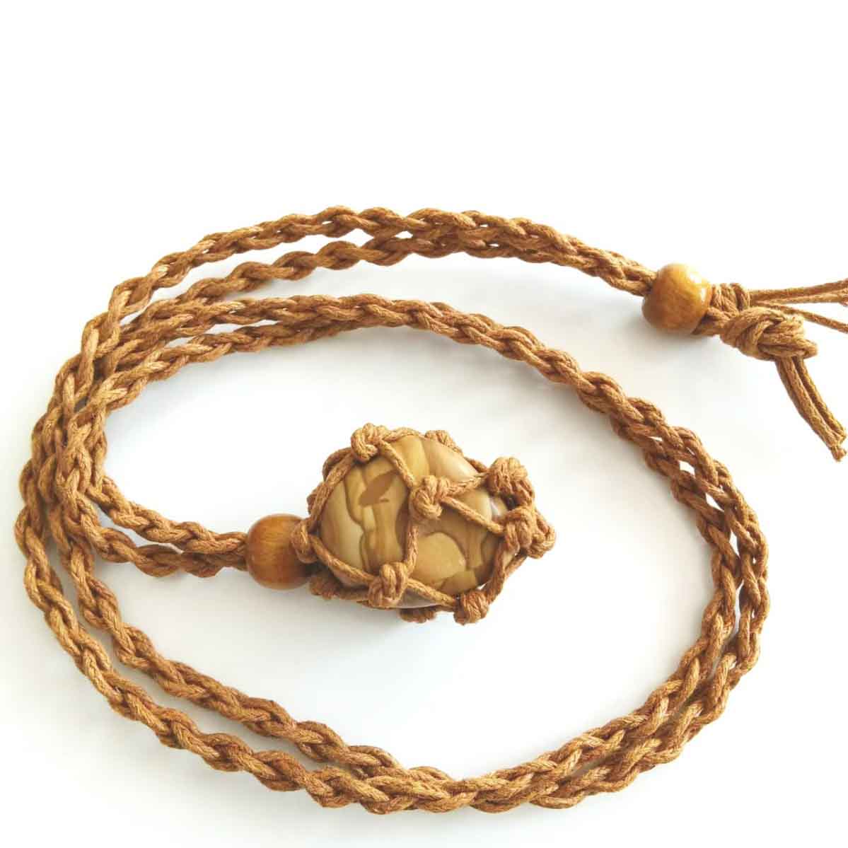 fiasrel Natural Raw Crystal Pendant Necklace – Hand-Woven Adjustable Net Cord with Polished Chunky Stone Chips