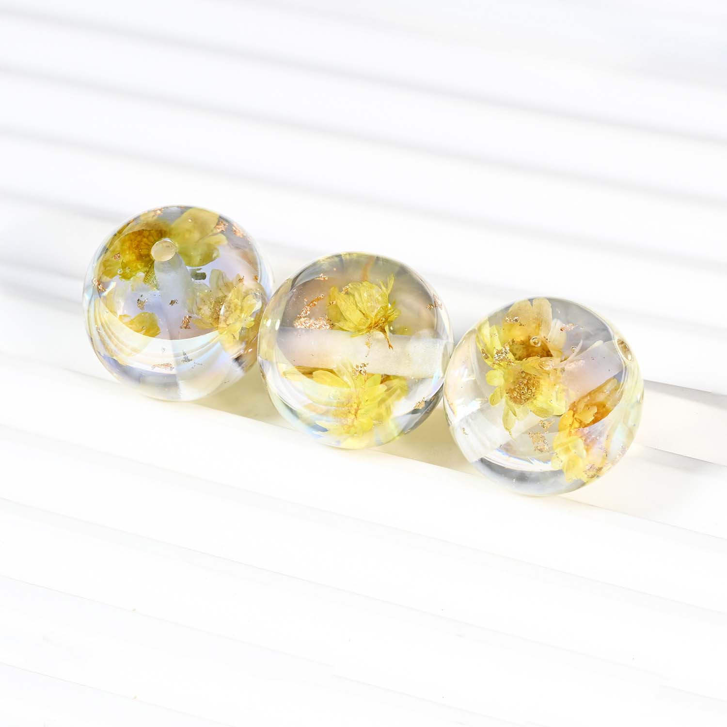 fiasrel 1bundle Heidi Golden Floral Beads – Premium Dried Flower & Gold Foil Round Beads for DIY Phone Charms & Jewelry