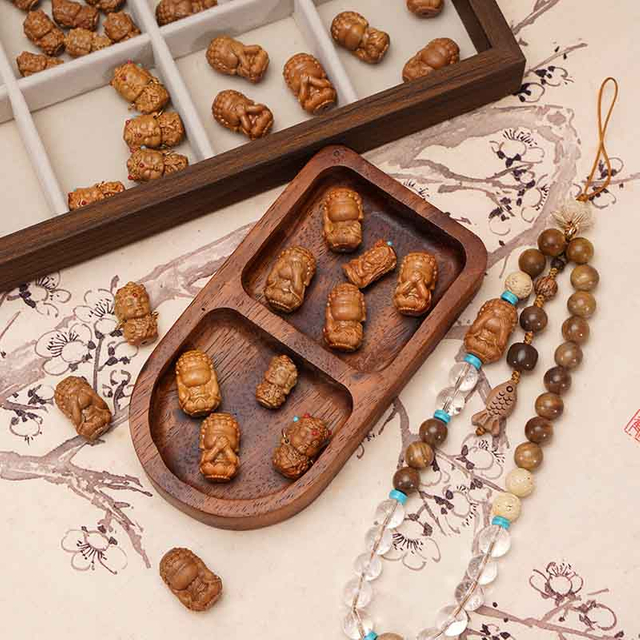 Fiasrel Wooden cultural and recreational bracelet pendant