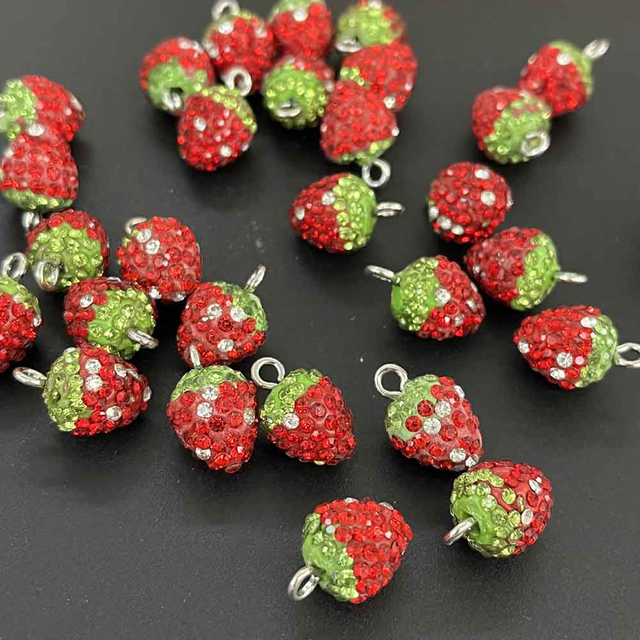 Fiasrel 100pcs Strawberry-shaped clay DIY Shamballa Beads