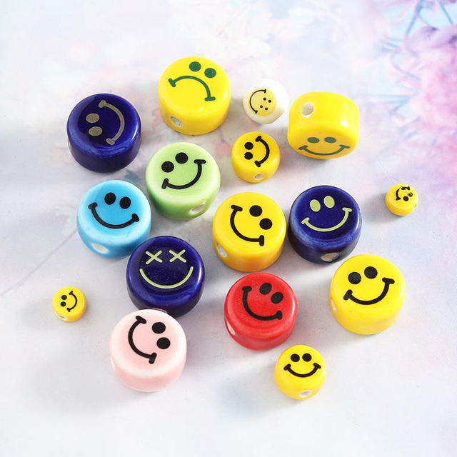 Fiasrel Flat and round smiling face ceramic beads