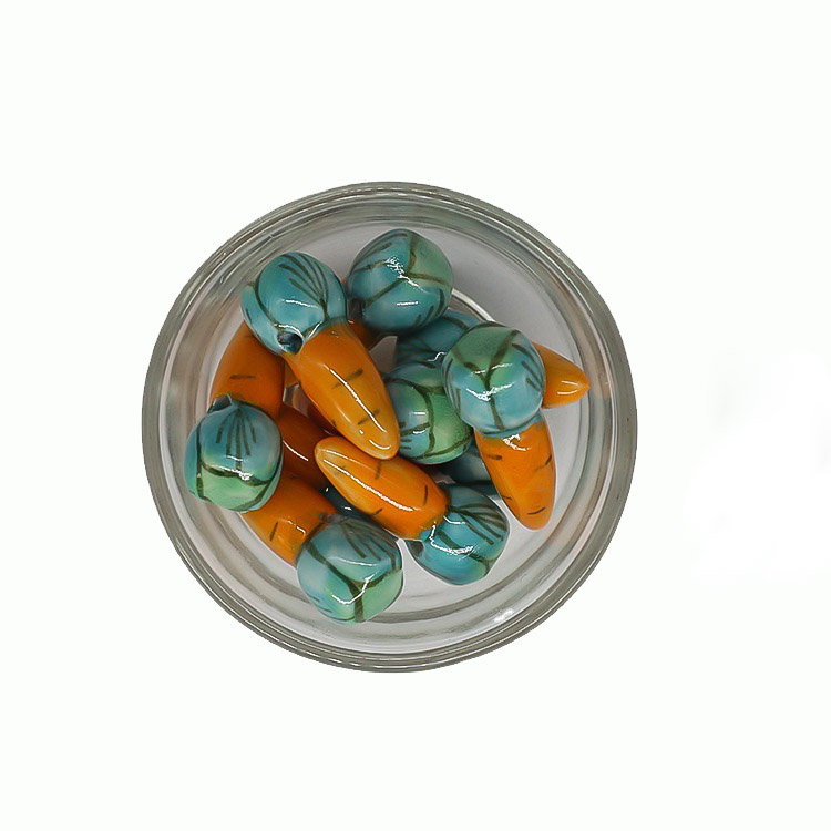 Fiasrel Hand-painted ceramic carrot beads