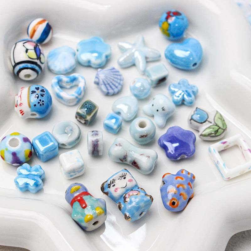 Fiasrel Fresh and light blue ceramic beads