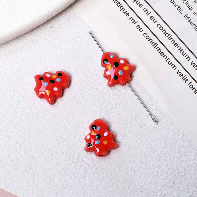 Fiasrel Hand-painted ceramic beads for cartoon Christmas trees