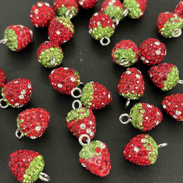 Fiasrel 100pcs Strawberry-shaped clay DIY Shamballa Beads