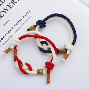Fiasrel Heart-to-heart knot bracelet