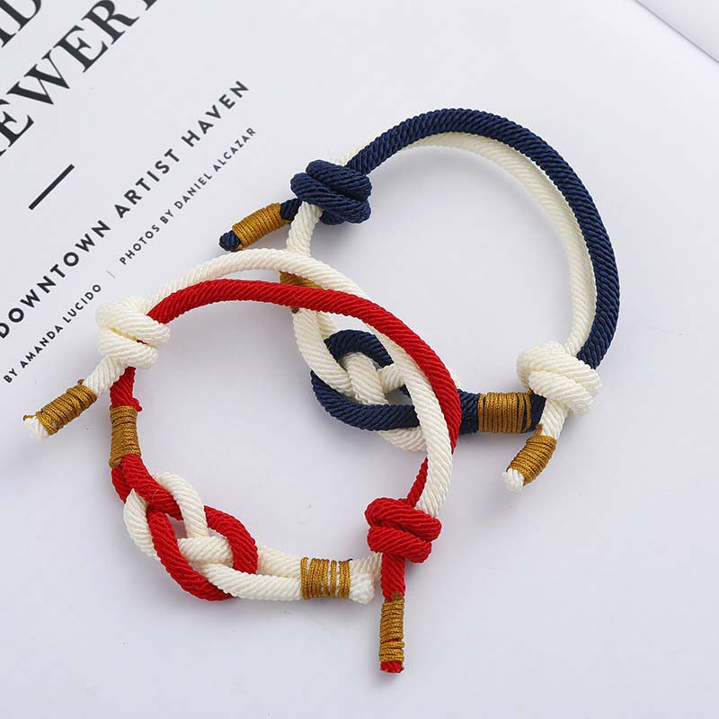 Fiasrel Heart-to-heart knot bracelet