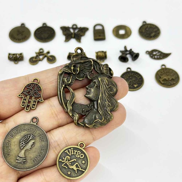 Fiasrel Vintage Color Mixed 20pcs Multi Styles Alloy Antique Charms Pendants Beads for Bracelet Necklace Earrings Jewelry Making Accessories Jewelry Supplies
