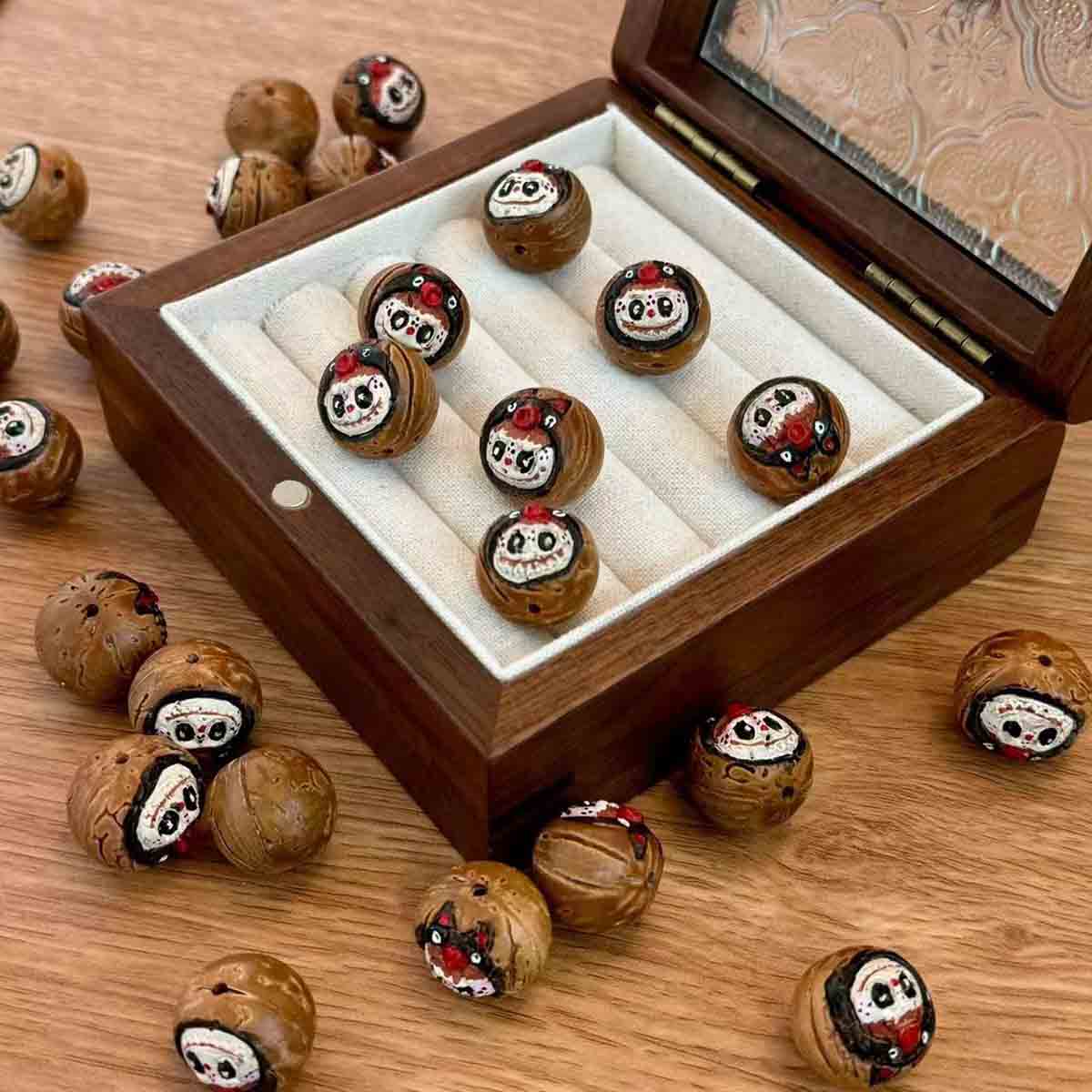 Fiasrel Hand-carved Peach Pit Bead Artisan Bracelet