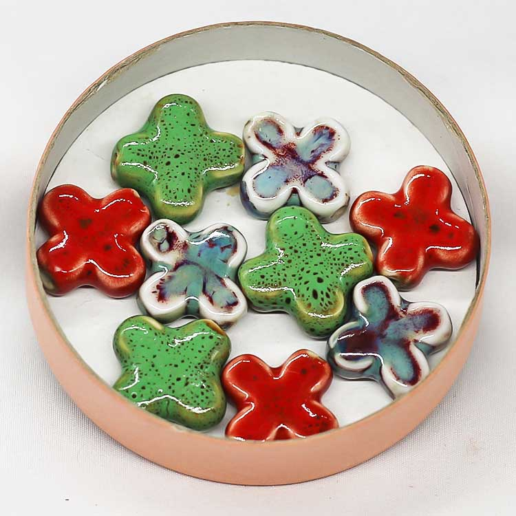 Fiasrel Colored flat square ceramic beads