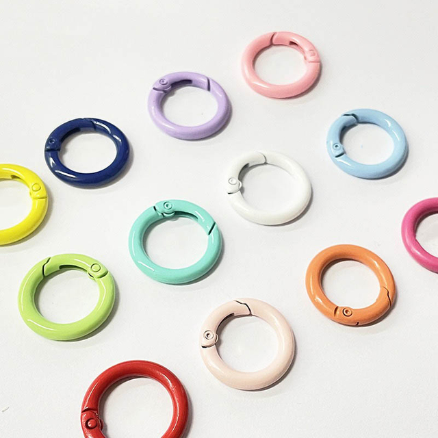 Fiasrel 24mm 40pcs Colorful lacquered keychain ring