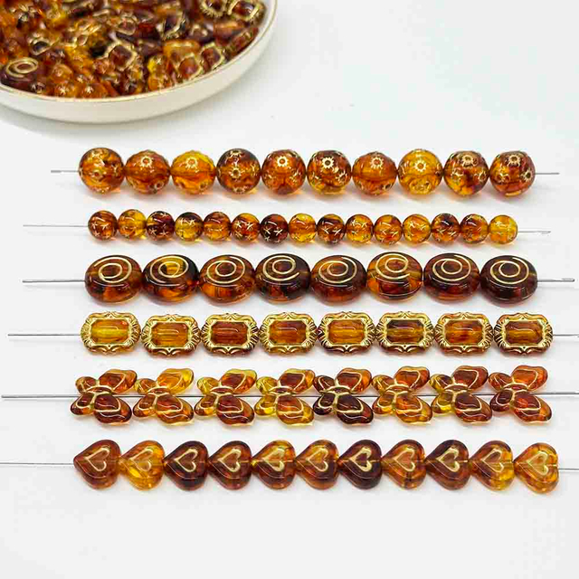 Fiasrel 20pcs Baroque Vintage Gilded Color Round Sunflower Butterfly Heart Mirror Blocks Acrylic Beads for Jewelry Making Bracelets Keychain Phone Chains Handmade Craft Supplies