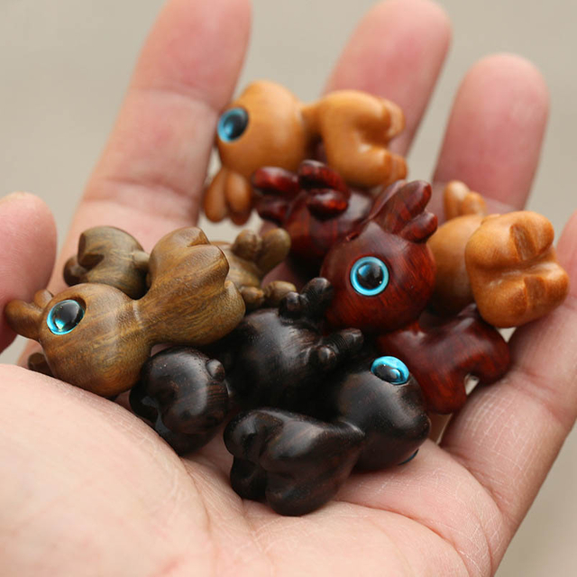 Fiasrel Green sandalwood Little Cute deer pendant