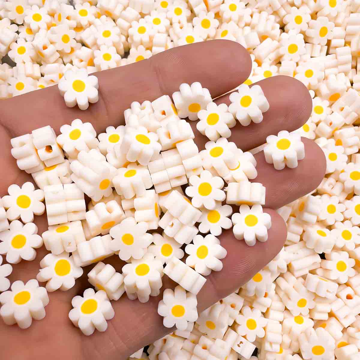 Fiasrel 30pcs Small Daisy soft clay beads