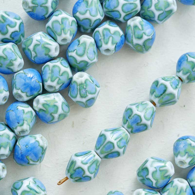 Fiasrel Ceramic beads with geometric shapes